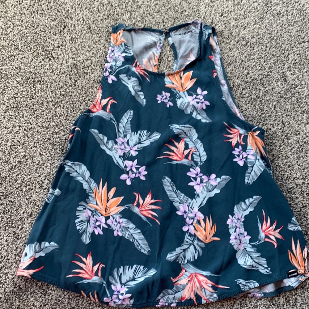 Women’s Dakine tank top. Size M